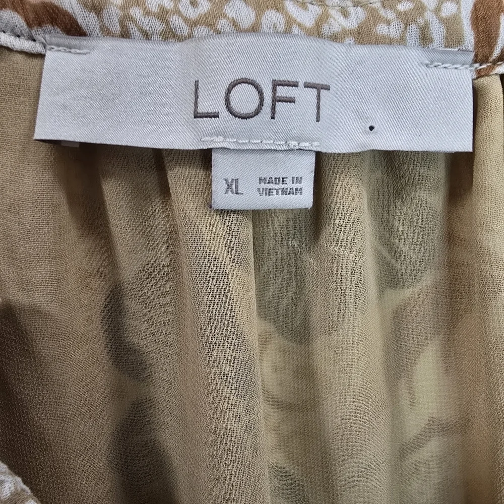 Loft Floral Print Puff  Womens Sleeve Henley Blouse Size XL.